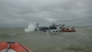 Binnenvaartschip gezonken op het IJsselmeer [upl. by Anivid140]