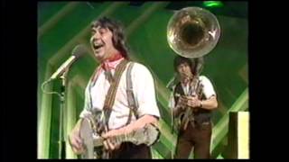 The Wurzels The Combine Harvester 1976 [upl. by Bennink686]