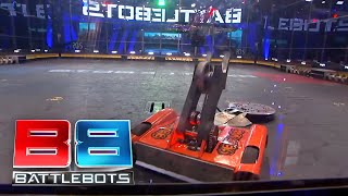 40 BattleBot Vs 25000 BattleBot [upl. by Tnemelc]