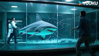 The shark broke through the glass and flooded the laboratory  Land Shark  YOUKU MONSTER MOVIE [upl. by Tybalt]