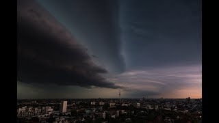 Unwetter über Hamburg  Die spektakulärsten Aufnahmen des Gewitters [upl. by Eenehs]