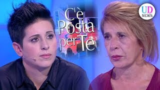 Cè Posta Per Te la figlia chiude la busta alla madre ma la verità è sconvolgente [upl. by Ainigriv437]